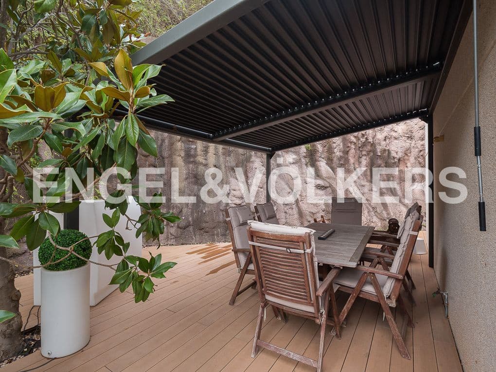 4 Zimmer Villa zu verkaufen in Gilet mit Pool Garage - 790.000 € (Ref: 8239283)