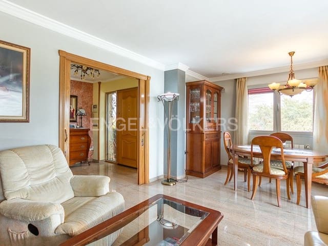 4 Zimmer Villa zu verkaufen in Oliva Pueblo, Oliva mit Pool Garage - 570.000 € (Ref: 8239287)