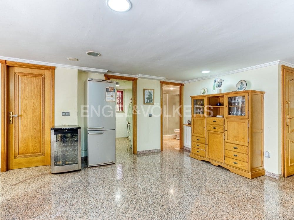 4 soverom Villa til salgs i Oliva med svømmebasseng garasje - € 570 000 (Ref: 8239287)