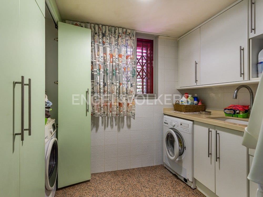 4 soverom Villa til salgs i Oliva med svømmebasseng garasje - € 570 000 (Ref: 8239287)