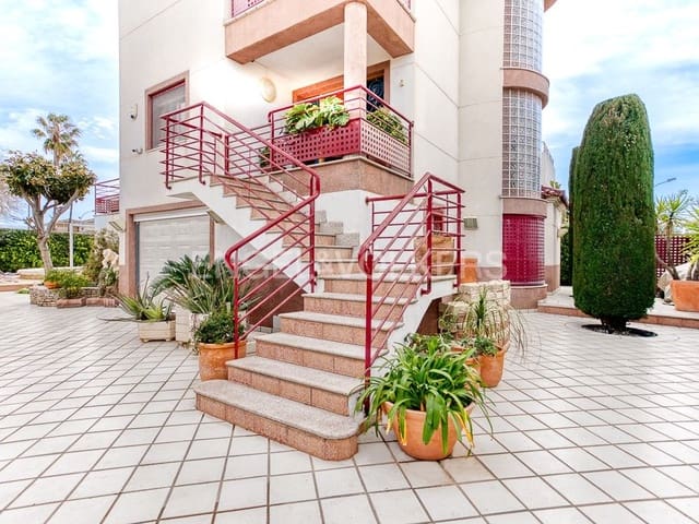 4 Zimmer Villa zu verkaufen in Oliva Pueblo, Oliva mit Pool Garage - 570.000 € (Ref: 8239287)