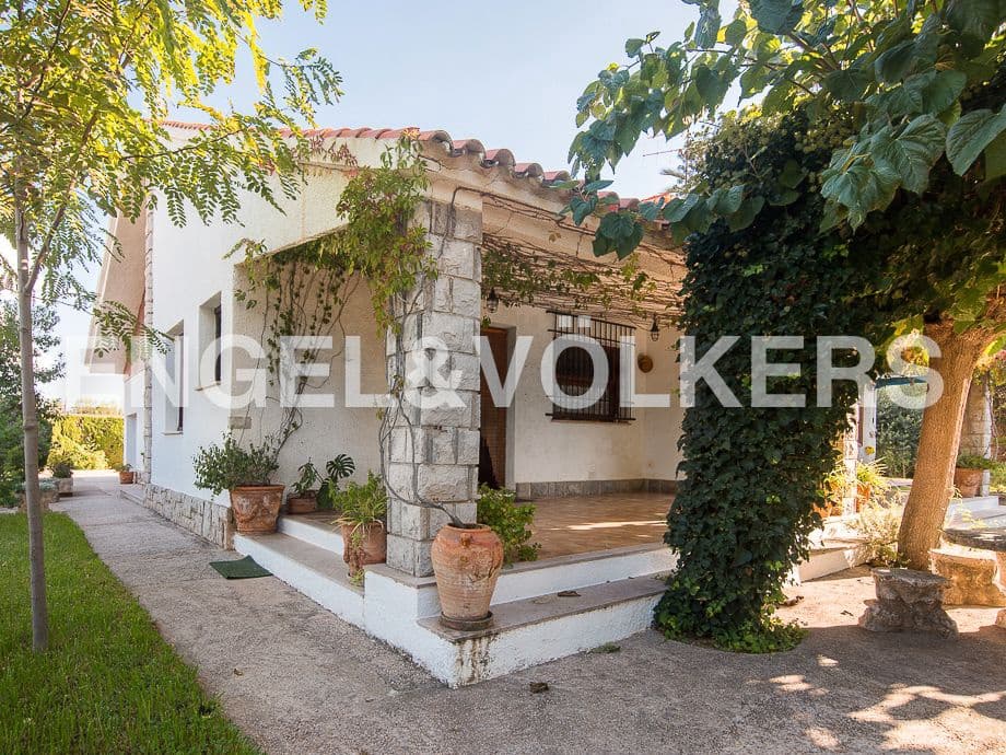 5 bedroom Villa for sale in Castello de la Plana with pool garage - € 910,000 (Ref: 8239295)