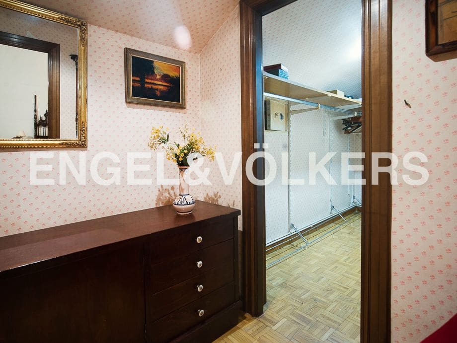 5 bedroom Villa for sale in Castello de la Plana with pool garage - € 910,000 (Ref: 8239295)
