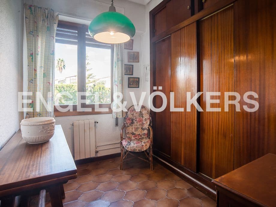 5 bedroom Villa for sale in Castello de la Plana with pool garage - € 910,000 (Ref: 8239295)