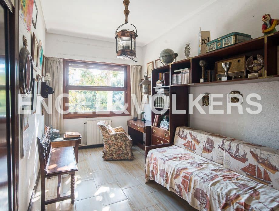 5 bedroom Villa for sale in Castello de la Plana with pool garage - € 910,000 (Ref: 8239295)