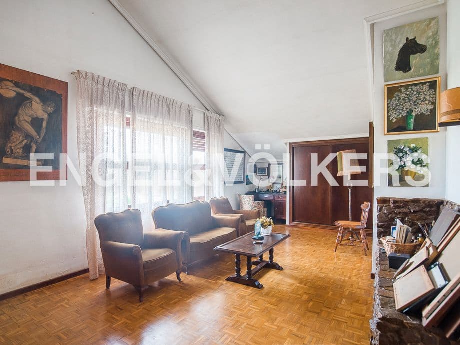 5 bedroom Villa for sale in Castello de la Plana with pool garage - € 910,000 (Ref: 8239295)