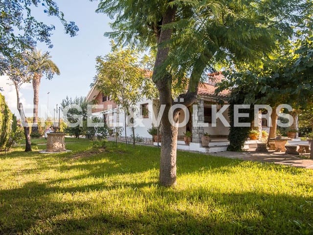 5 bedroom Villa for sale in El Grau de Castelló, Castelló de la Plana with pool garage - € 910,000 (Ref: 8239295)