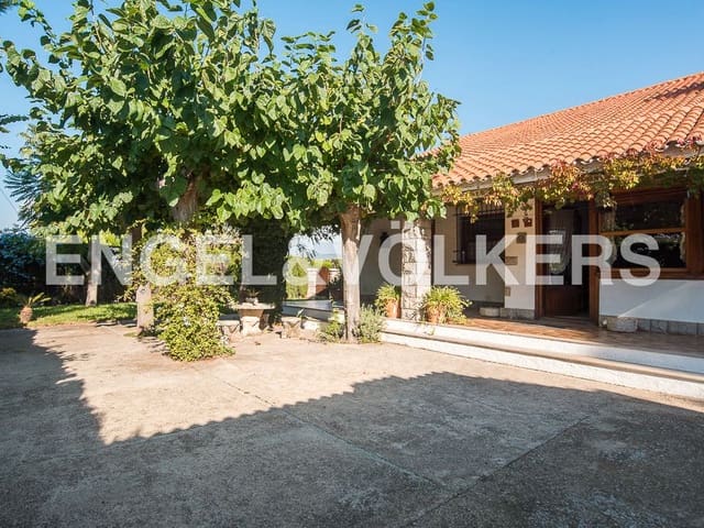 5 bedroom Villa for sale in El Grau de Castelló, Castelló de la Plana with pool garage - € 910,000 (Ref: 8239295)