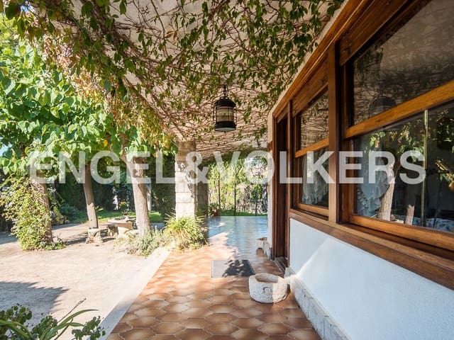 5 bedroom Villa for sale in El Grau de Castelló, Castelló de la Plana with pool garage - € 910,000 (Ref: 8239295)