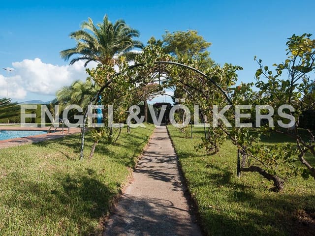 5 bedroom Villa for sale in El Grau de Castelló, Castelló de la Plana with pool garage - € 910,000 (Ref: 8239295)