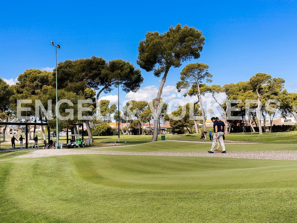 5 bedroom Villa for sale in Castello de la Plana with pool garage - € 910,000 (Ref: 8239295)