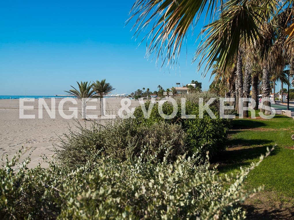 5 bedroom Villa for sale in Castello de la Plana with pool garage - € 910,000 (Ref: 8239295)