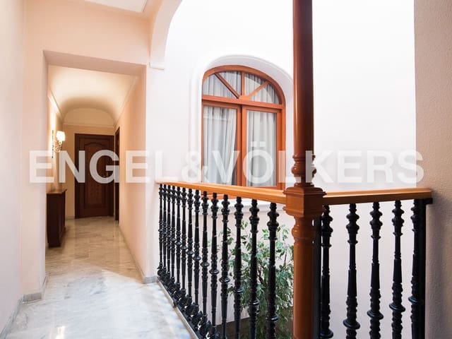 6 soveværelse Byhus til salg i Centro, Castelló de la Plana - € 600.000 (Ref: 8239297)