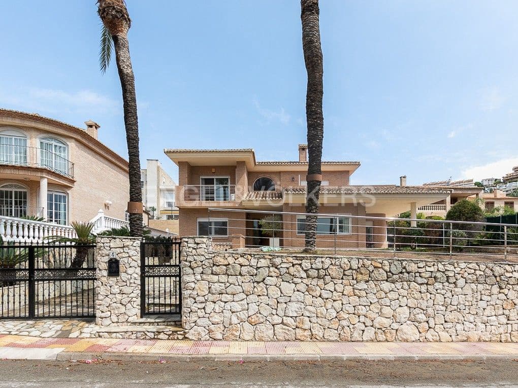 Chalet de 6 habitaciones en Cullera en venta con piscina garaje - 1.600.000 € (Ref: 8239303)