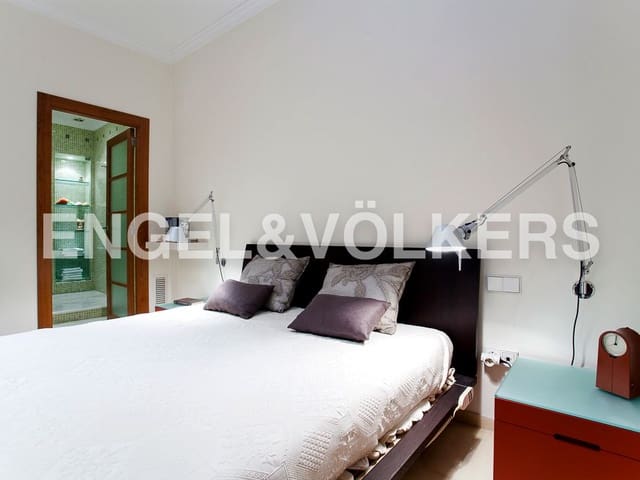 7 bedroom Commercial for sale in Gandia with garage - € 735,000 (Ref: 8239304)