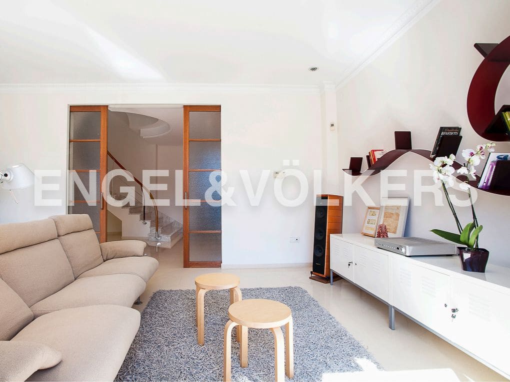 7 bedroom Commercial for sale in Gandia with garage - € 735,000 (Ref: 8239304)