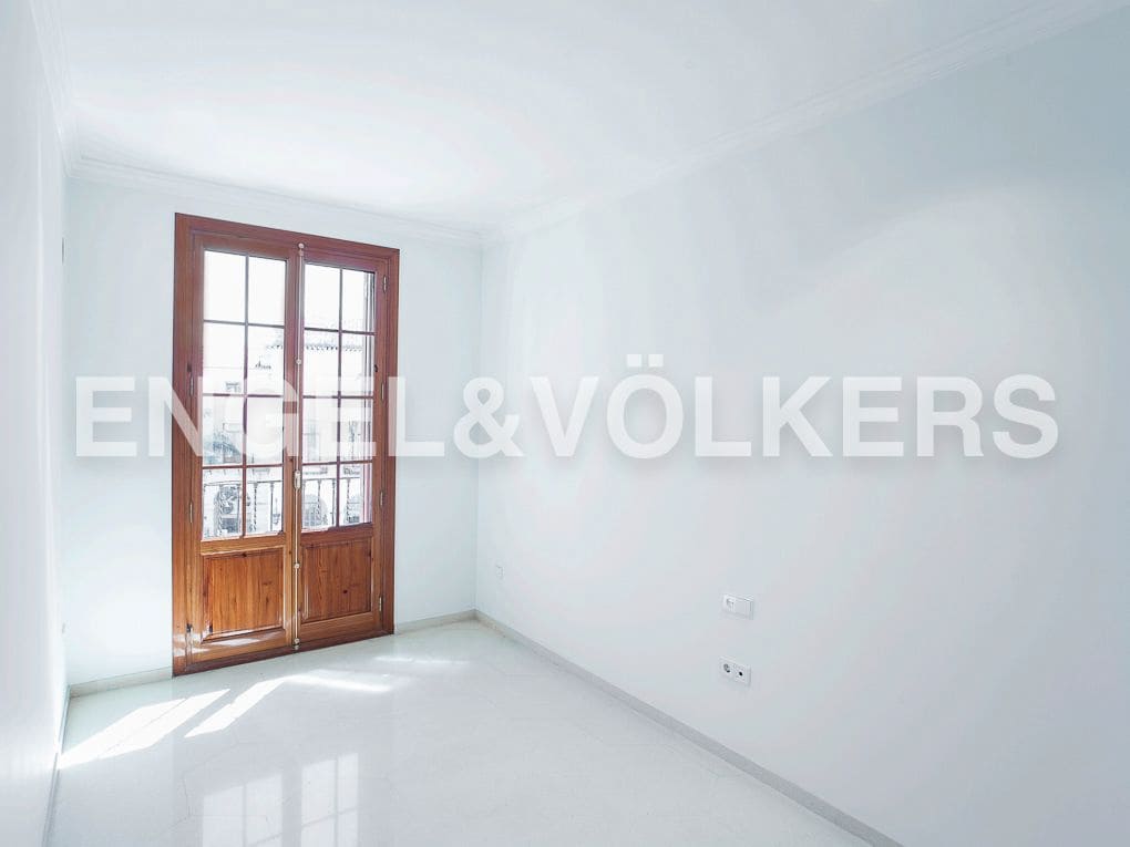 7 bedroom Commercial for sale in Gandia with garage - € 735,000 (Ref: 8239304)
