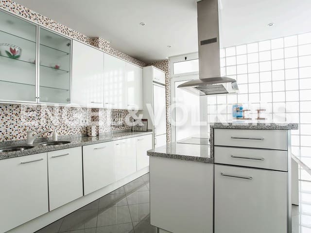 7 bedroom Commercial for sale in Gandia with garage - € 735,000 (Ref: 8239304)