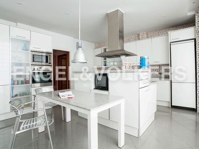 7 bedroom Commercial for sale in Gandia with garage - € 735,000 (Ref: 8239304)
