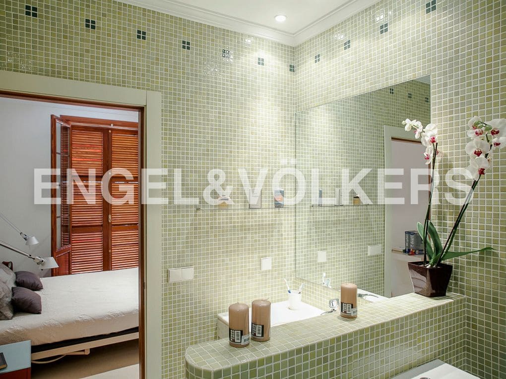 7 bedroom Commercial for sale in Gandia with garage - € 735,000 (Ref: 8239304)