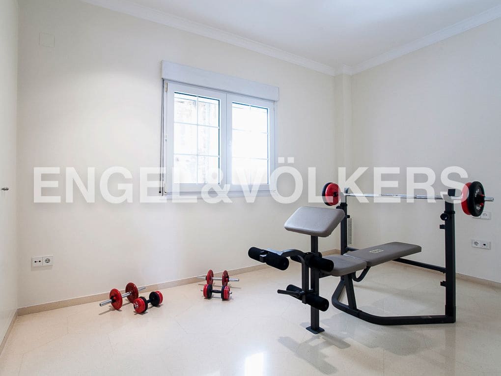 7 bedroom Commercial for sale in Gandia with garage - € 735,000 (Ref: 8239304)