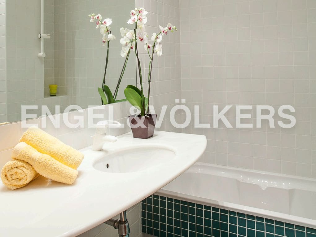 7 bedroom Commercial for sale in Gandia with garage - € 735,000 (Ref: 8239304)