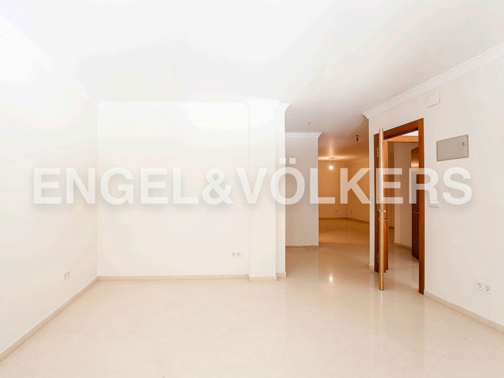 7 bedroom Commercial for sale in Gandia with garage - € 735,000 (Ref: 8239304)