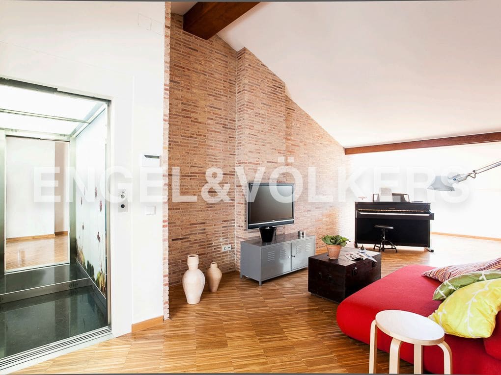 7 bedroom Commercial for sale in Gandia with garage - € 735,000 (Ref: 8239304)