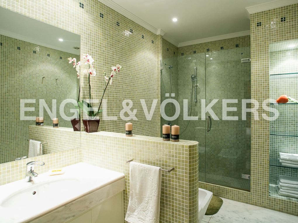 7 bedroom Commercial for sale in Gandia with garage - € 735,000 (Ref: 8239304)