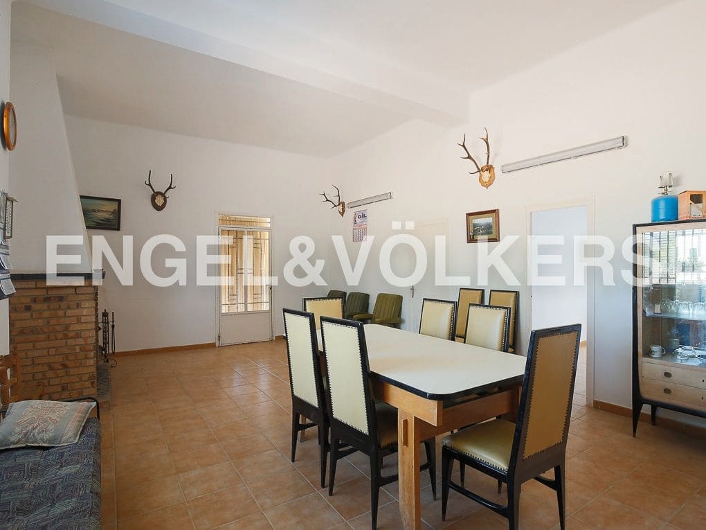 1 bedroom Finca/Country House for sale in Requena - € 350,000 (Ref: 8239331)
