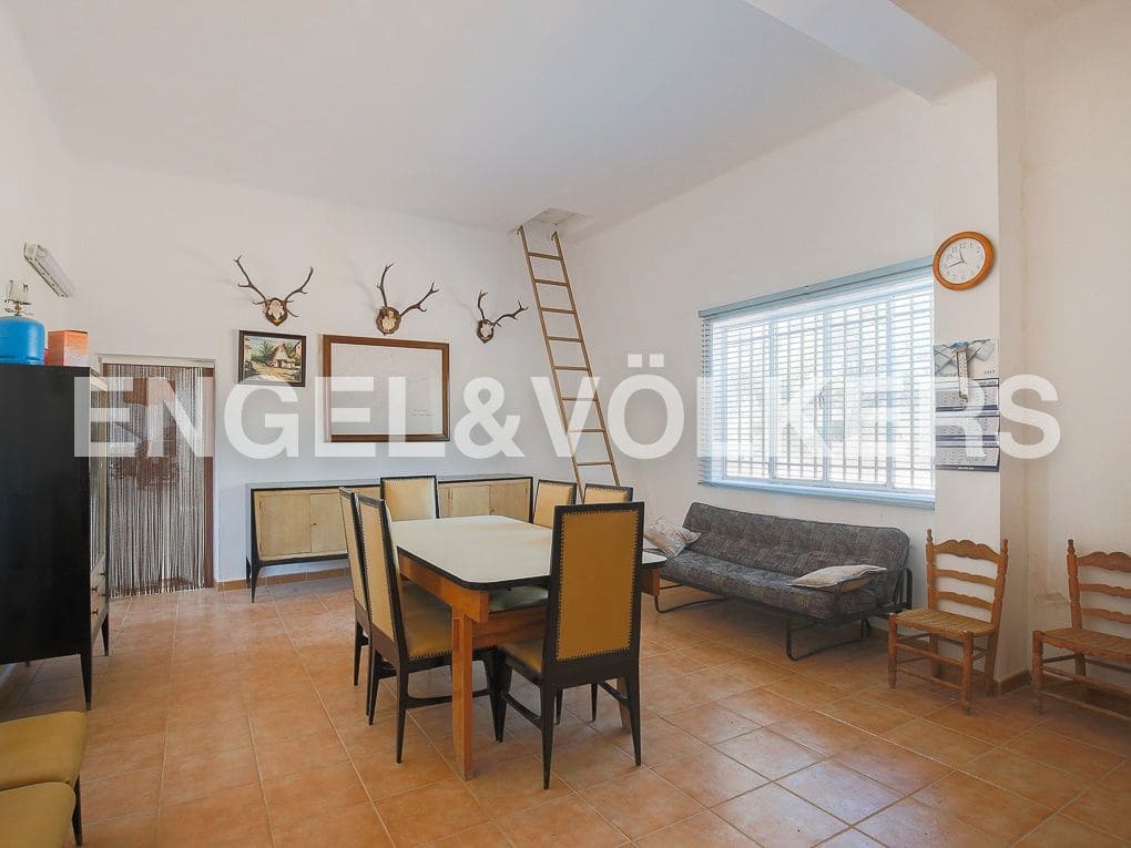 1 bedroom Finca/Country House for sale in Requena - € 350,000 (Ref: 8239331)