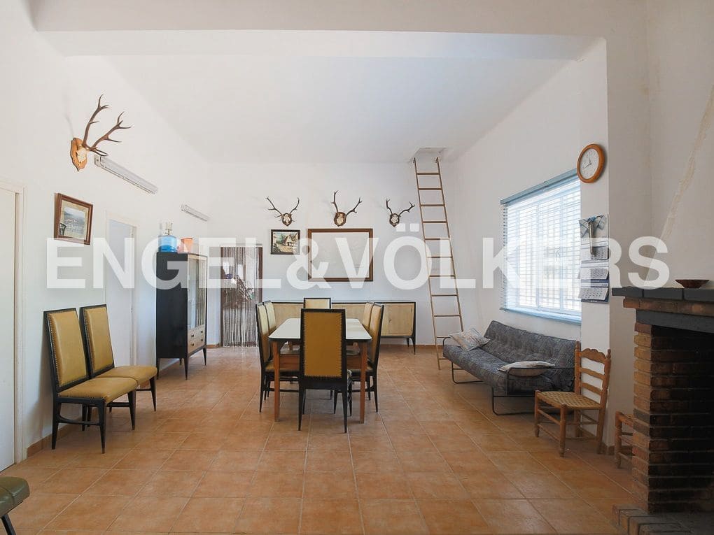 1 bedroom Finca/Country House for sale in Requena - € 350,000 (Ref: 8239331)