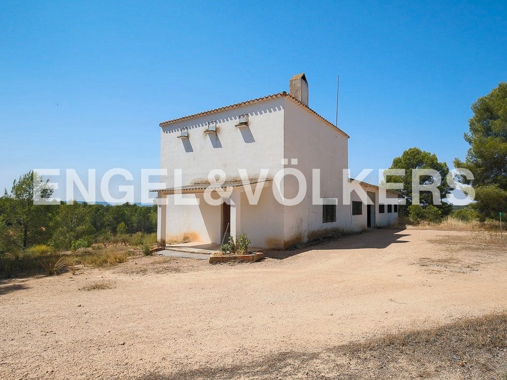 1 bedroom Finca/Country House for sale in Requena - € 350,000 (Ref: 8239331)
