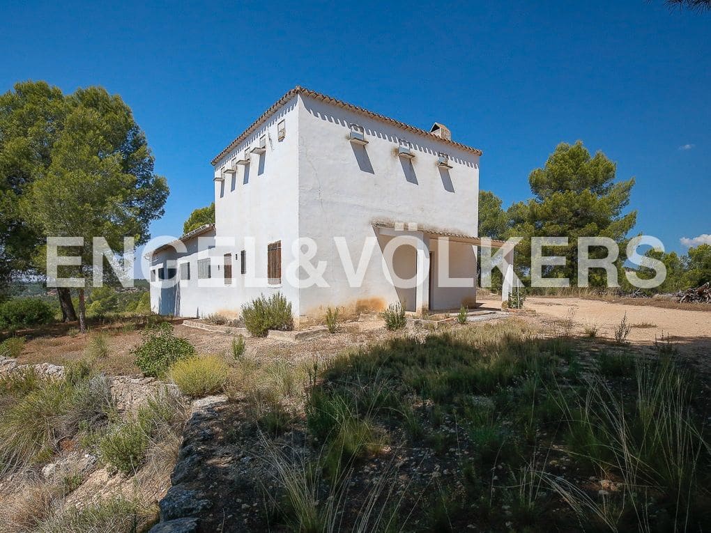1 bedroom Finca/Country House for sale in Requena - € 350,000 (Ref: 8239331)