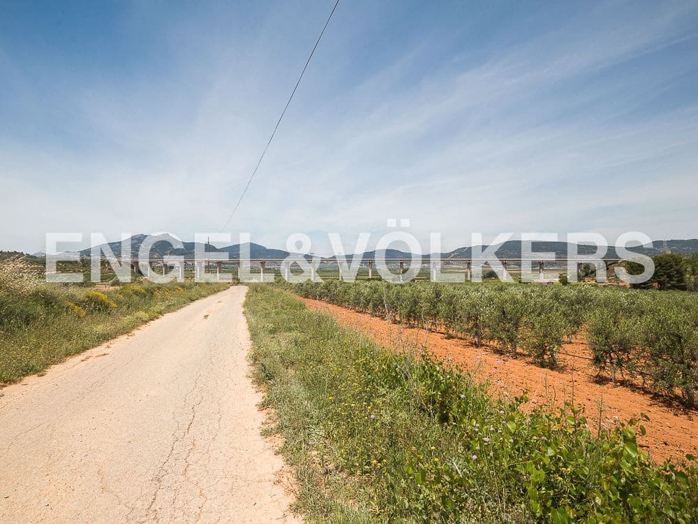 10 bedroom Finca/Country House for sale in Moixent with garage - € 1,500,000 (Ref: 8239357)