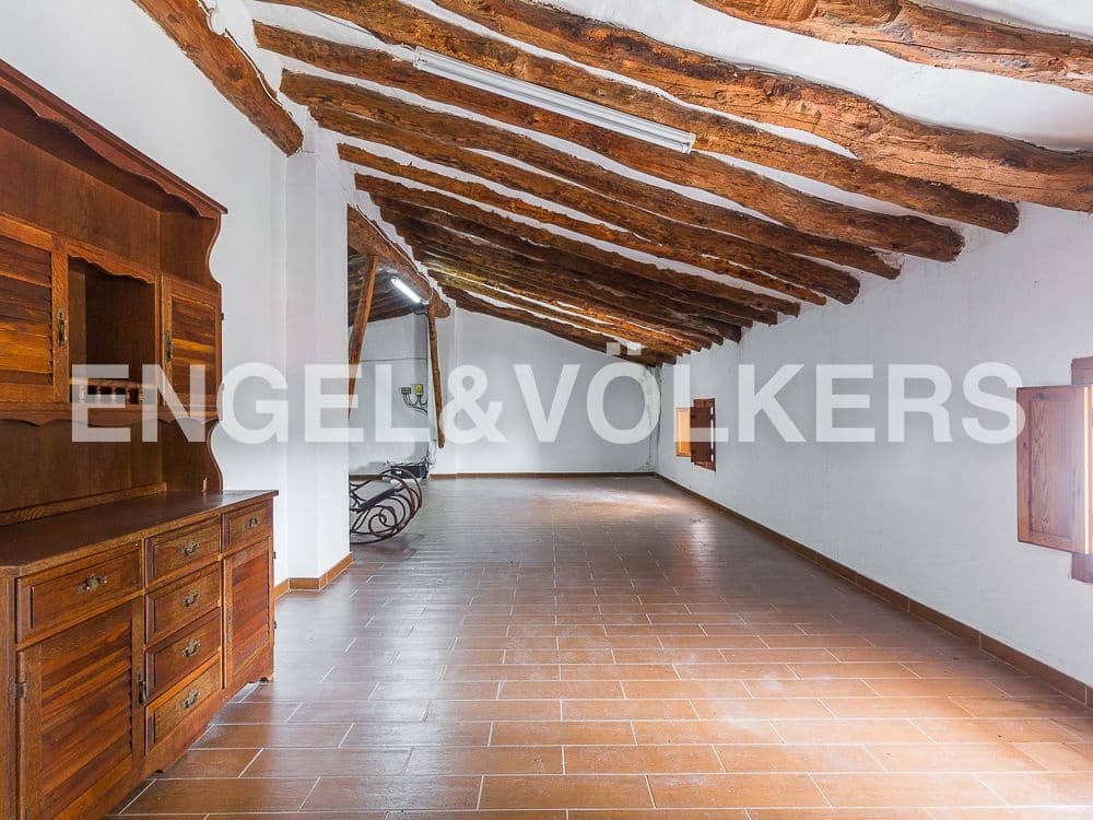 10 bedroom Finca/Country House for sale in Moixent with garage - € 1,500,000 (Ref: 8239357)