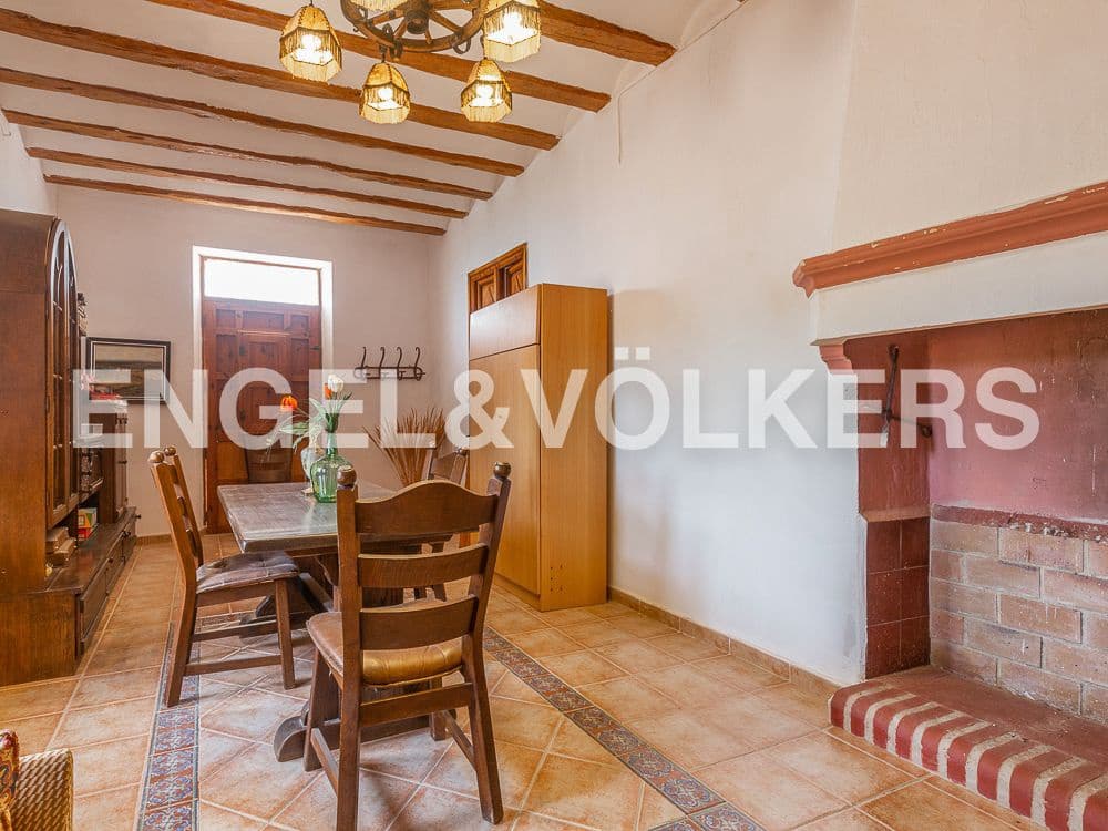 10 bedroom Finca/Country House for sale in Moixent with garage - € 1,500,000 (Ref: 8239357)