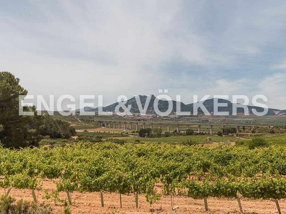 10 bedroom Finca/Country House for sale in Moixent with garage - € 1,500,000 (Ref: 8239357)