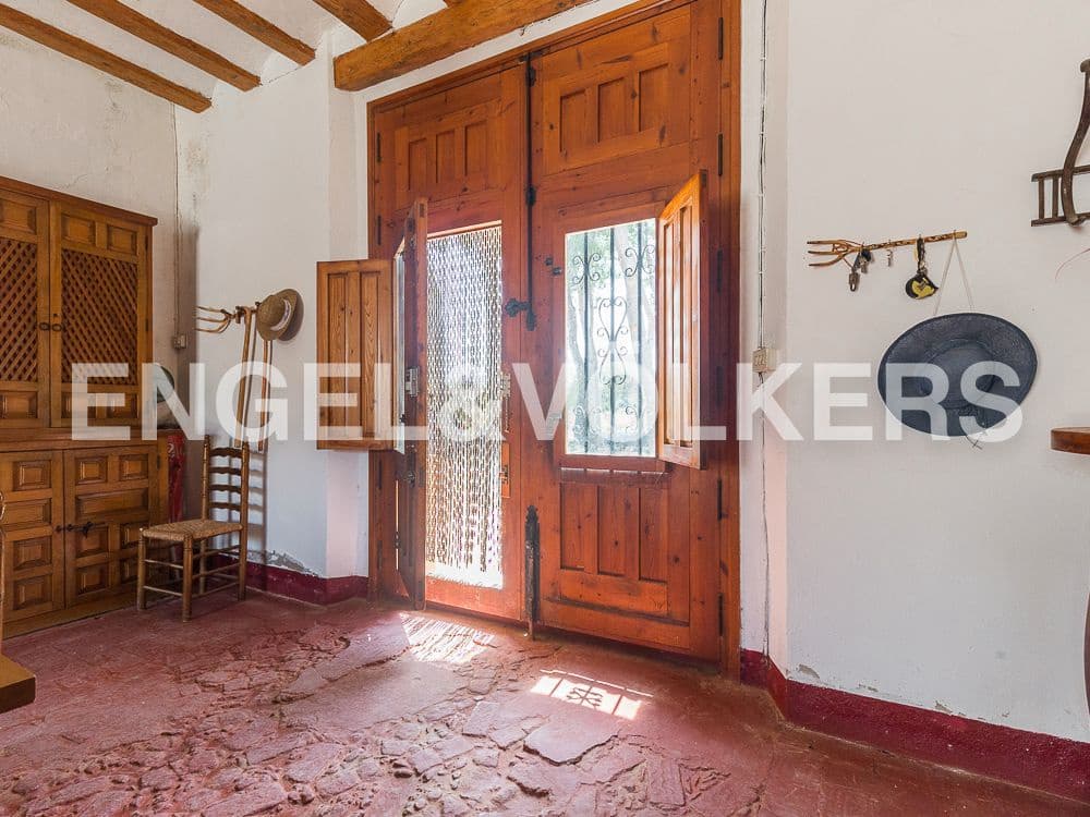 10 bedroom Finca/Country House for sale in Moixent with garage - € 1,500,000 (Ref: 8239357)