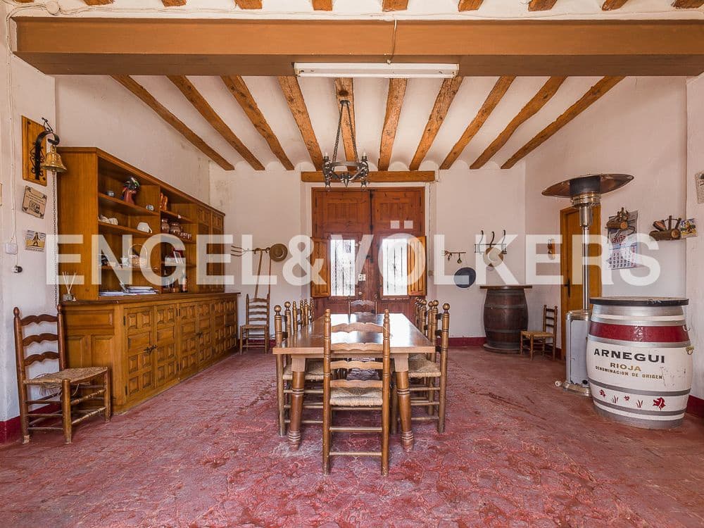 10 bedroom Finca/Country House for sale in Moixent with garage - € 1,500,000 (Ref: 8239357)
