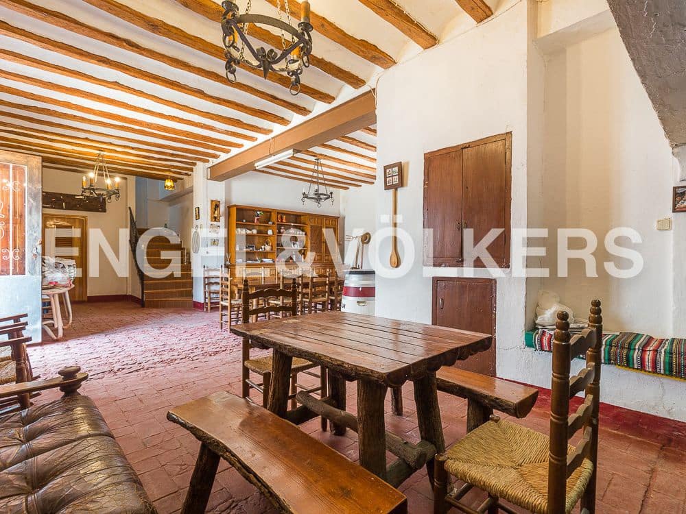 10 bedroom Finca/Country House for sale in Moixent with garage - € 1,500,000 (Ref: 8239357)