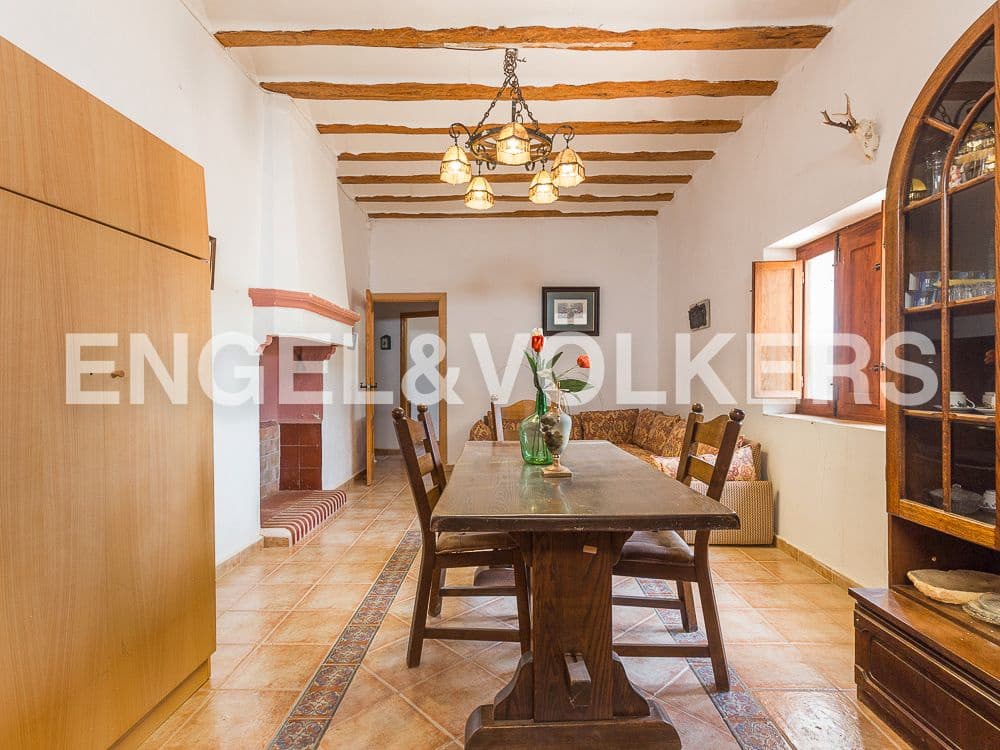 10 bedroom Finca/Country House for sale in Moixent with garage - € 1,500,000 (Ref: 8239357)