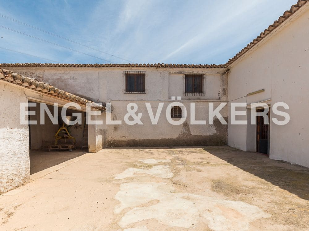 10 bedroom Finca/Country House for sale in Moixent with garage - € 1,500,000 (Ref: 8239357)