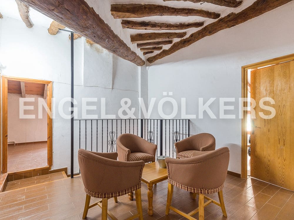 10 bedroom Finca/Country House for sale in Moixent with garage - € 1,500,000 (Ref: 8239357)