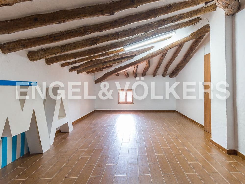 10 bedroom Finca/Country House for sale in Moixent with garage - € 1,500,000 (Ref: 8239357)