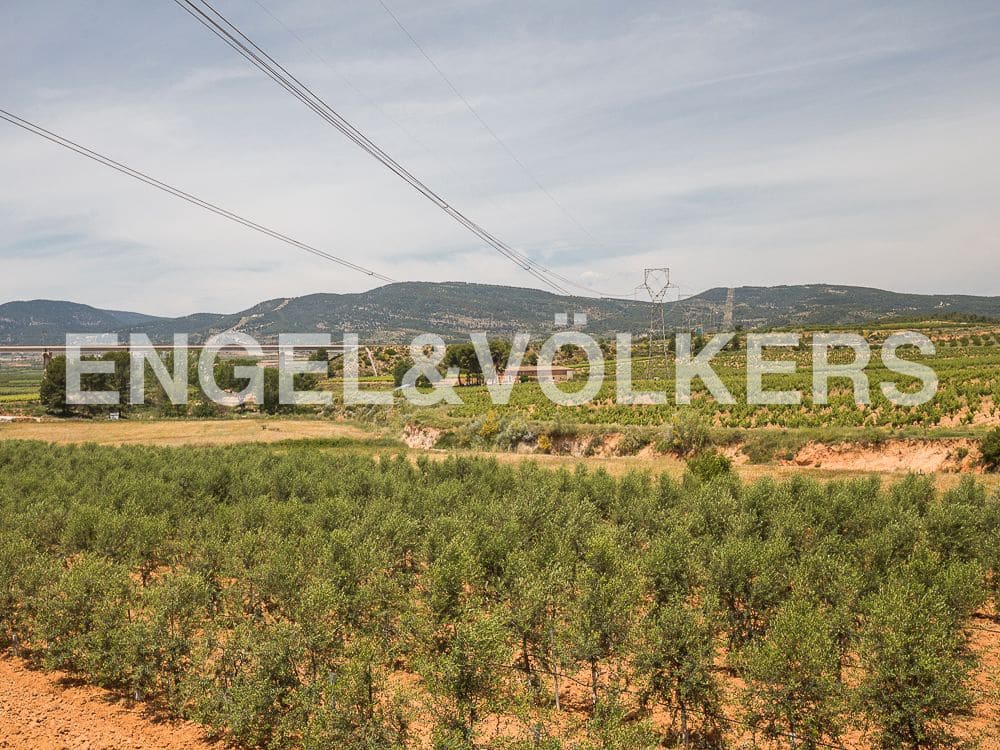 10 bedroom Finca/Country House for sale in Moixent with garage - € 1,500,000 (Ref: 8239357)