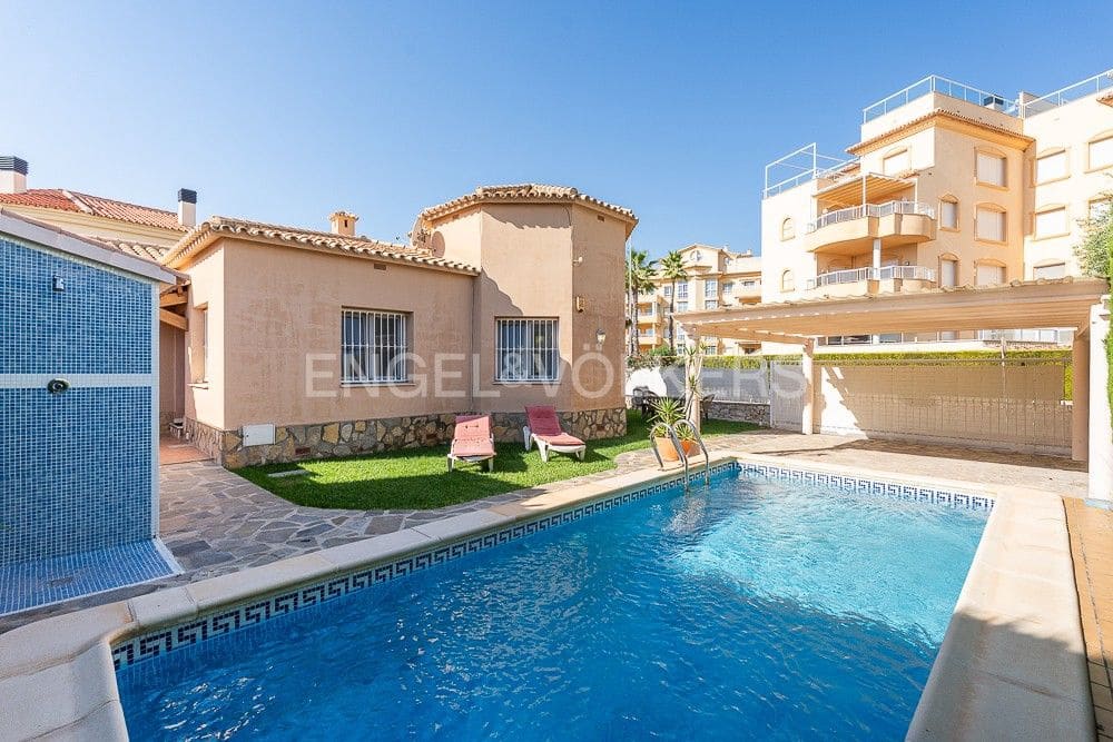 2 chambre Villa/Maison à vendre à Oliva avec piscine garage - 420 000 € (Ref: 8239360)