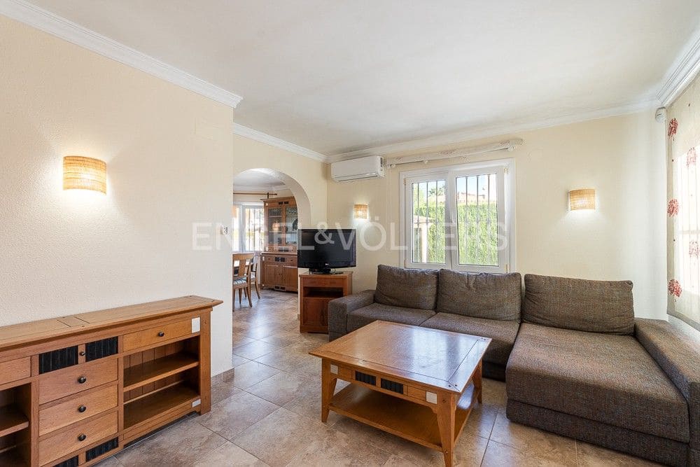 2 chambre Villa/Maison à vendre à Oliva avec piscine garage - 420 000 € (Ref: 8239360)