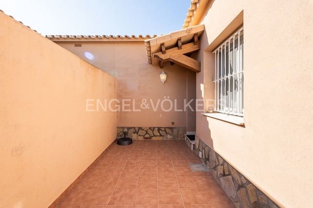 2 chambre Villa/Maison à vendre à Oliva Nova, Oliva avec piscine garage - 420 000 € (Ref: 8239360)