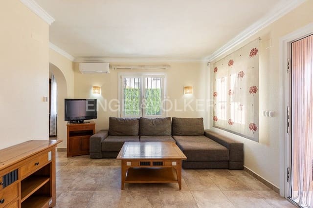 2 chambre Villa/Maison à vendre à Oliva Nova, Oliva avec piscine garage - 420 000 € (Ref: 8239360)